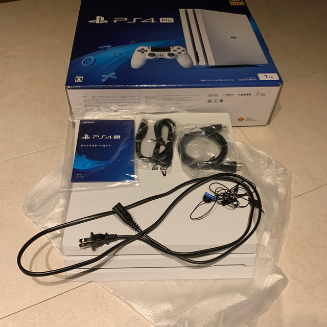 PlayStation4(プレイステーション4)のps4 pro グレイシャーホワイト　SSD400GB換装済み　動作良好　 エンタメ/ホビーのゲームソフト/ゲーム機本体(家庭用ゲーム機本体)の商品写真