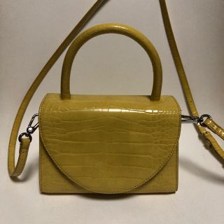 チャールズアンドキース(Charles and Keith)のチャールズアンドキース　ショルダーバッグ　黄色(ショルダーバッグ)