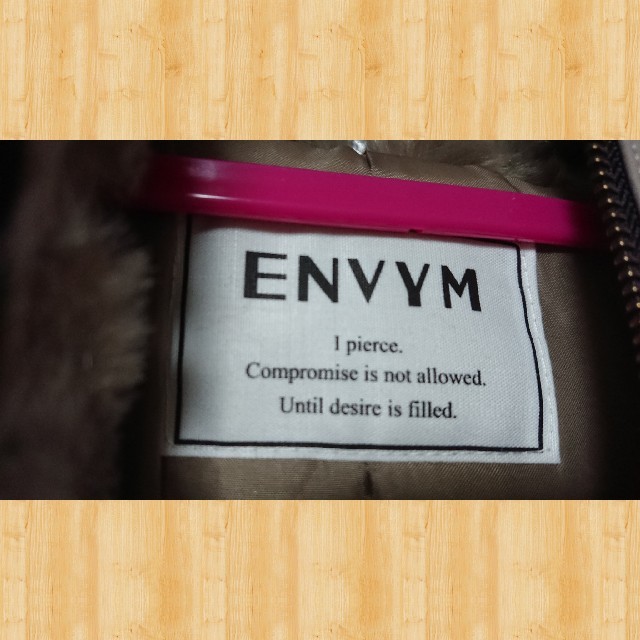 ENVYM(アンビー)のENVYMファーブルゾン新品未使用 レディースのジャケット/アウター(毛皮/ファーコート)の商品写真