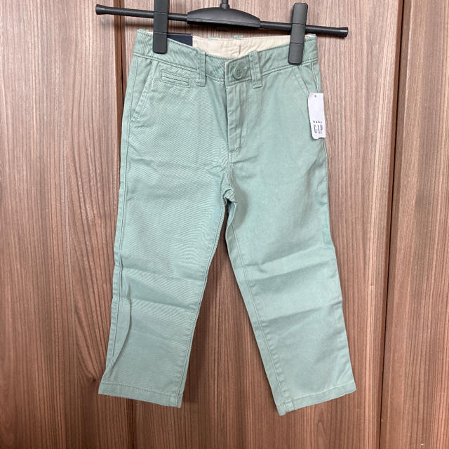 babyGAP(ベビーギャップ)の新品未使用☆baby gap☆チノパン☆ボトムス☆キッズ☆100cm キッズ/ベビー/マタニティのキッズ服男の子用(90cm~)(パンツ/スパッツ)の商品写真