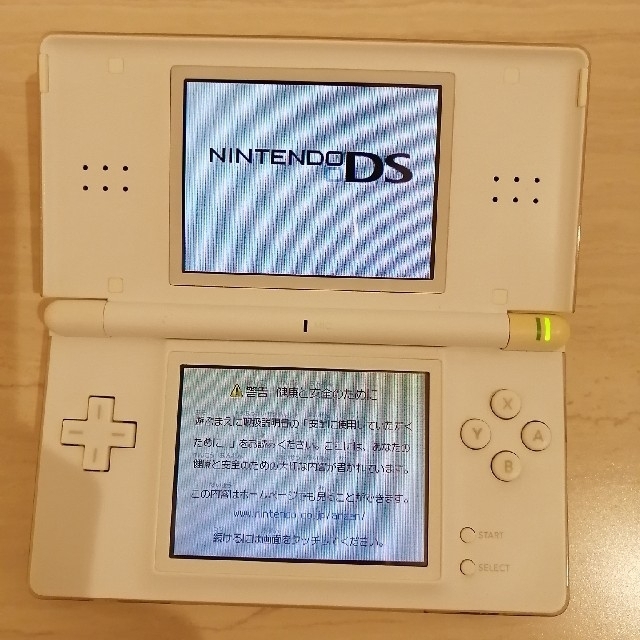 ニンテンドーDS Lite  エンタメ/ホビーのゲームソフト/ゲーム機本体(携帯用ゲーム機本体)の商品写真