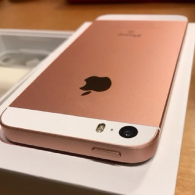 iPhone バッテリー91%中古美品 添付品未使用の通販 by ぺー's shop|アイフォーンならラクマ - iPhoneSE 32GB SIMフリー 通販新品