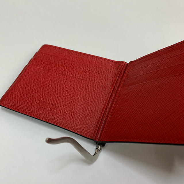 PRADA(プラダ)のPRADA プラダ　財布　ブランド　メンズ　マネークリップ　二つ折り　黒　赤 メンズのファッション小物(折り財布)の商品写真