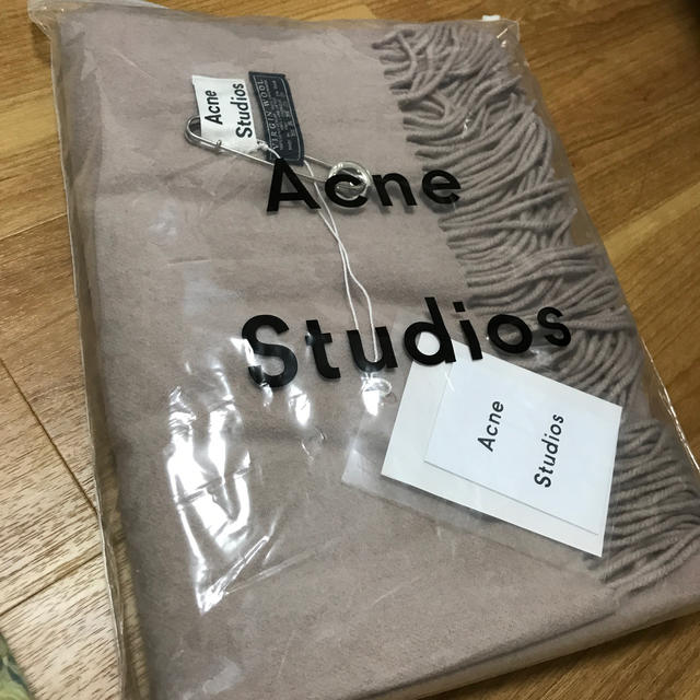 最大80％オフ！ ACNE - 最終値下げ月末まで価格★ACNE アクネ 旧タグ 新品 ストール ライトベージュ マフラー/ショール