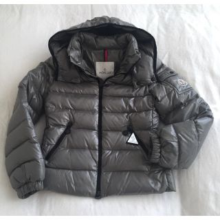 モンクレール(MONCLER)のモンクレール キッズ 10A グレー 2/15まで(ジャケット/上着)