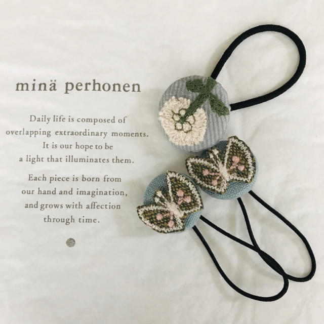 mina perhonen(ミナペルホネン)のミナペルホネン  ヘアゴム  ハンドメイド ハンドメイドのアクセサリー(ヘアアクセサリー)の商品写真