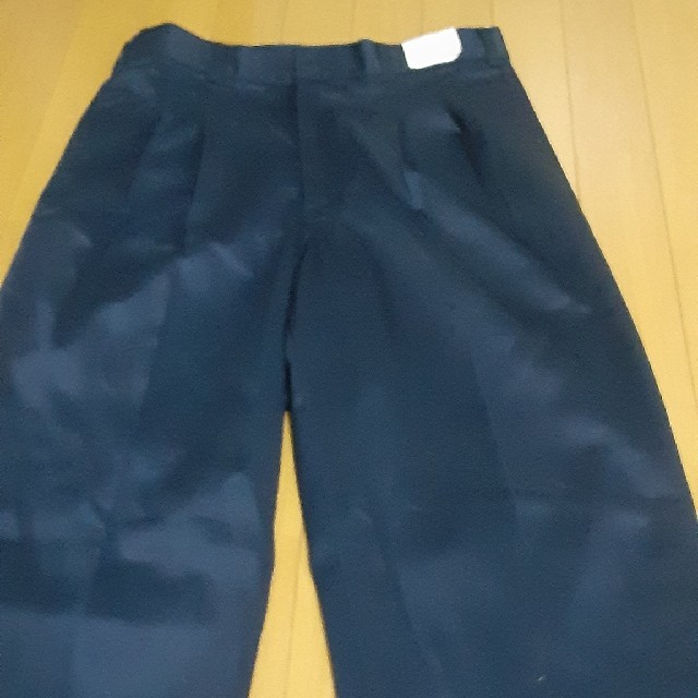 EDWIN(エドウィン)のEDWIN Basic Chinos Loose Fit Size 34 メンズのパンツ(チノパン)の商品写真