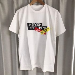 ユニフォームエクスペリメント(uniform experiment)のuniform experiment UE ATTENTION TAG TEE(Tシャツ/カットソー(半袖/袖なし))