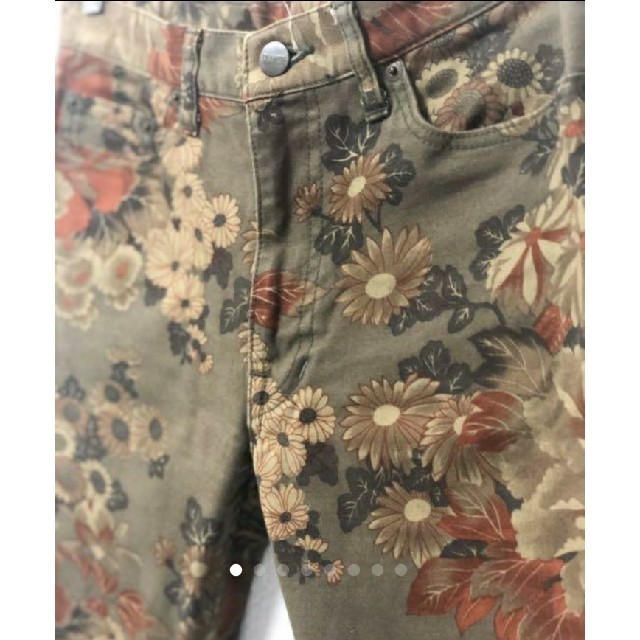 JOHN LAWRENCE SULLIVAN(ジョンローレンスサリバン)のフレアパンツ　和花柄 メンズのパンツ(スラックス)の商品写真