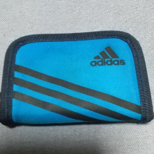 adidas(アディダス)のアディダスの小銭入れ キッズ/ベビー/マタニティのこども用ファッション小物(財布)の商品写真