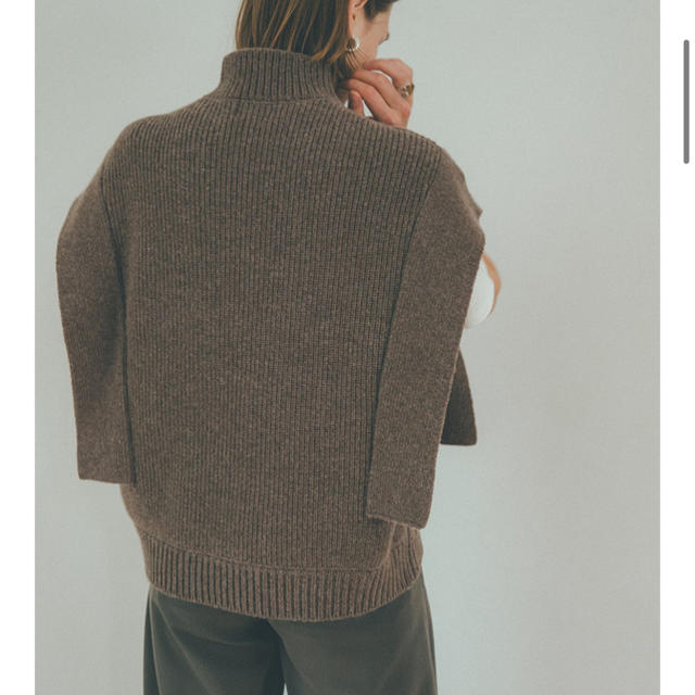 Ameri VINTAGE(アメリヴィンテージ)のCLANE SQUARE SLEEVE KNIT VEST レディースのトップス(ニット/セーター)の商品写真