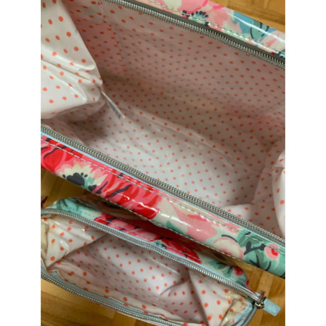 Cath Kidston(キャスキッドソン)の新品タグ付 Cath Kidston トラベルポーチセット  レディースのバッグ(その他)の商品写真