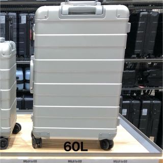 「定価89000円 アルミ スーツケース 無印良品 MUJI 」に近い商品