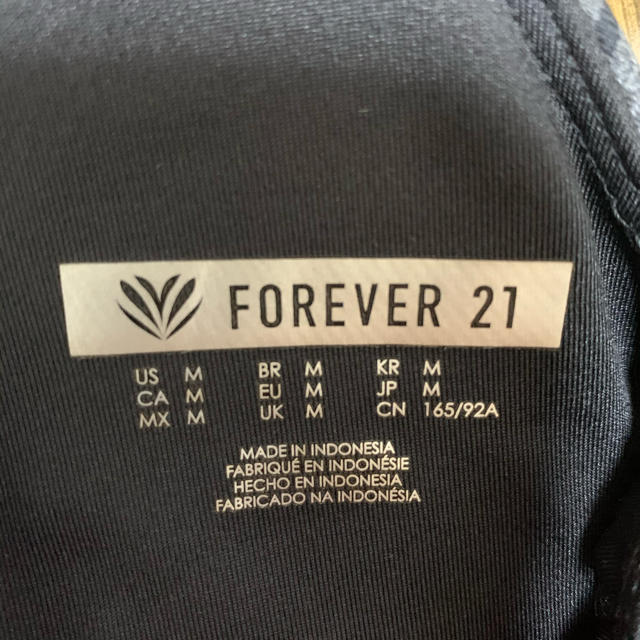 FOREVER 21(フォーエバートゥエンティーワン)のFOREVER21 スポーツブラ スポーツ/アウトドアのトレーニング/エクササイズ(ヨガ)の商品写真