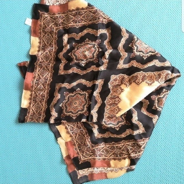 LUCIANO SOPRANI(ルチアーノソプラーニ)のLUCIANO SOPRANI　スカーフ レディースのファッション小物(バンダナ/スカーフ)の商品写真