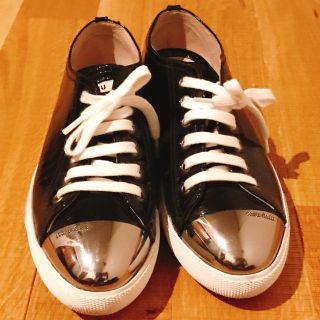 ミュウミュウ メタル スニーカー(レディース)の通販 48点 | miumiuの ミュウミュウ メタル スニーカー(レディース)の通販 48点 | miumiuの