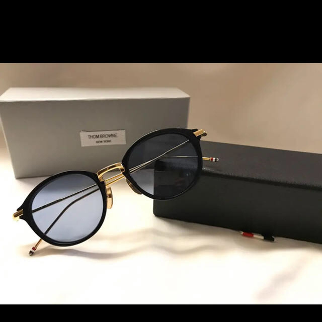 THOM BROWNE(トムブラウン)のトムブラウン  メガネ　サングラス　TB011 49 ネイビー　18K ゴールド メンズのファッション小物(サングラス/メガネ)の商品写真