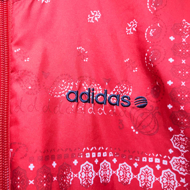 adidas(アディダス)のadidas アディダス ナイロンジャケット ペイズリー柄 size M レディースのジャケット/アウター(ナイロンジャケット)の商品写真