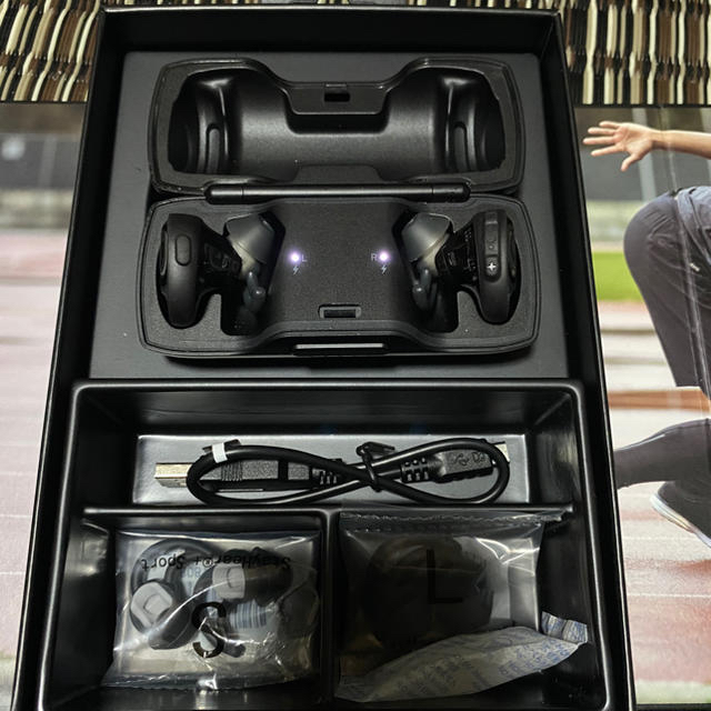 BOSE(ボーズ)のBOSE SoundSport Free wireless headphones スマホ/家電/カメラのオーディオ機器(ヘッドフォン/イヤフォン)の商品写真