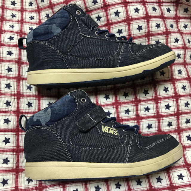 VANS(ヴァンズ)のVANS☆デニムハイカットスニーカー キッズ/ベビー/マタニティのキッズ靴/シューズ(15cm~)(スニーカー)の商品写真