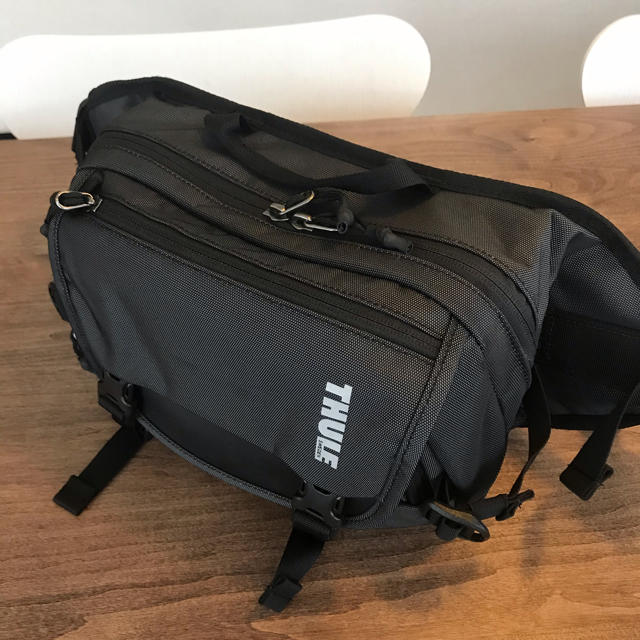 THULE(スーリー)のTHULE　スリング  CSC カメラバッグ  スマホ/家電/カメラのカメラ(ケース/バッグ)の商品写真