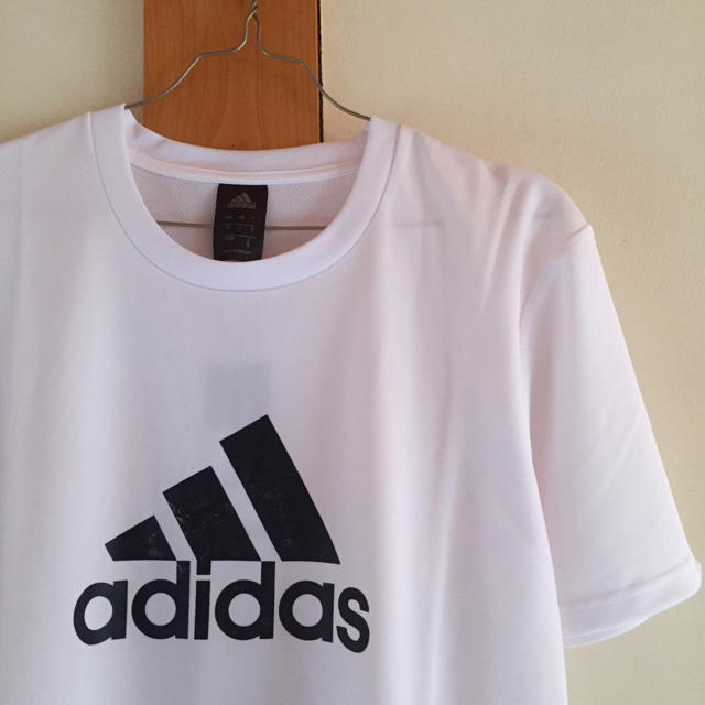 adidas(アディダス)のadidas Tシャツ メンズのトップス(Tシャツ/カットソー(半袖/袖なし))の商品写真