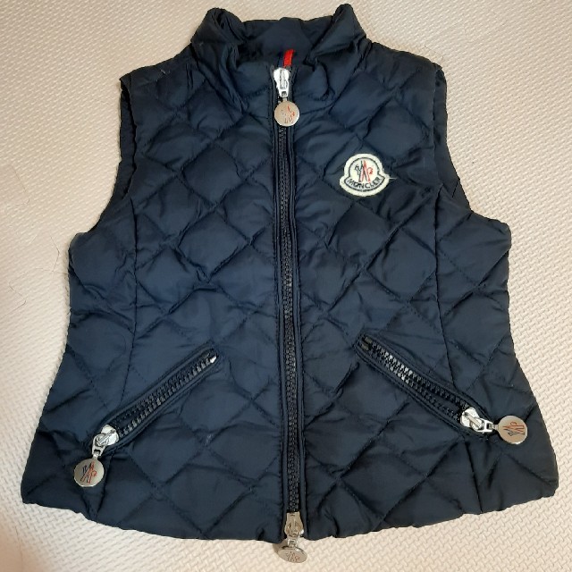 MONCLER(モンクレール)のMONCLER ダウンベスト黒色　18-24M キッズ/ベビー/マタニティのキッズ服男の子用(90cm~)(コート)の商品写真