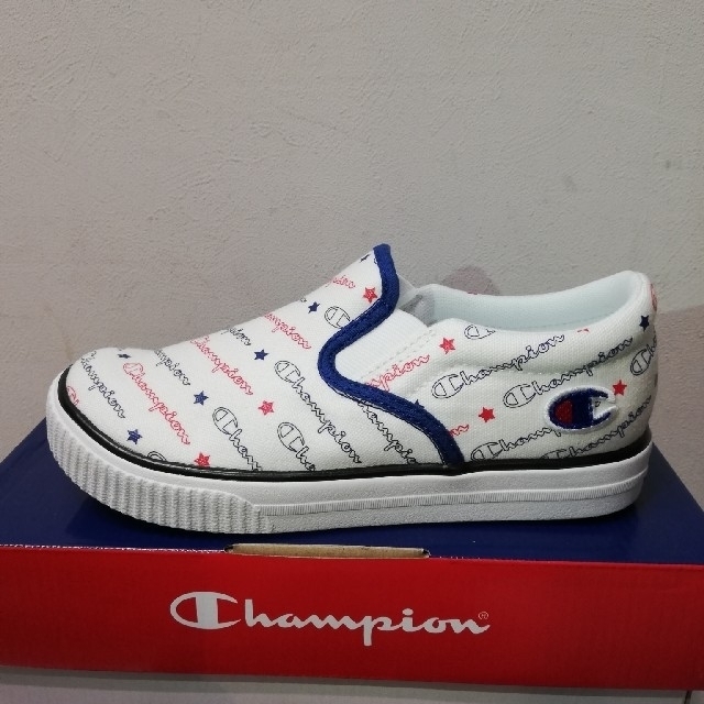 Champion(チャンピオン)の値下げ新品/チャンピオン／キッズジュニア/スリッポン16,0 キッズ/ベビー/マタニティのキッズ靴/シューズ(15cm~)(スリッポン)の商品写真