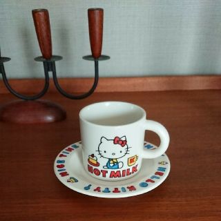 ハローキティ(ハローキティ)の1970年代 HELLO KITTY キティちゃん カップ ソーサー セット(キャラクターグッズ)