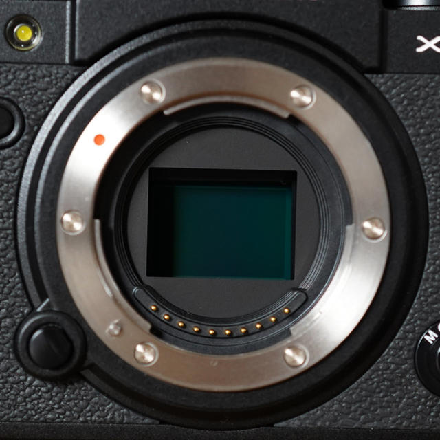 富士フイルム(フジフイルム)のFUJIFILM X-T4 美品 スマホ/家電/カメラのカメラ(ミラーレス一眼)の商品写真