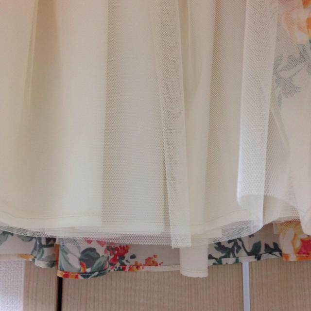 MERCURYDUO(マーキュリーデュオ)の花柄ミニスカート レディースのスカート(ミニスカート)の商品写真