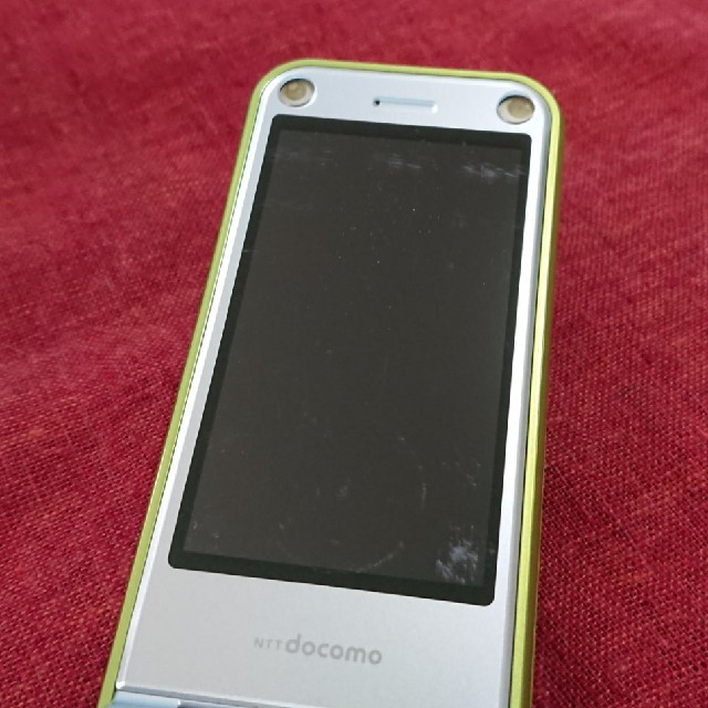 NTTdocomo(エヌティティドコモ)のドコモ　STYLE series N-06B　グリーン　ガラケー本体 スマホ/家電/カメラのスマートフォン/携帯電話(携帯電話本体)の商品写真