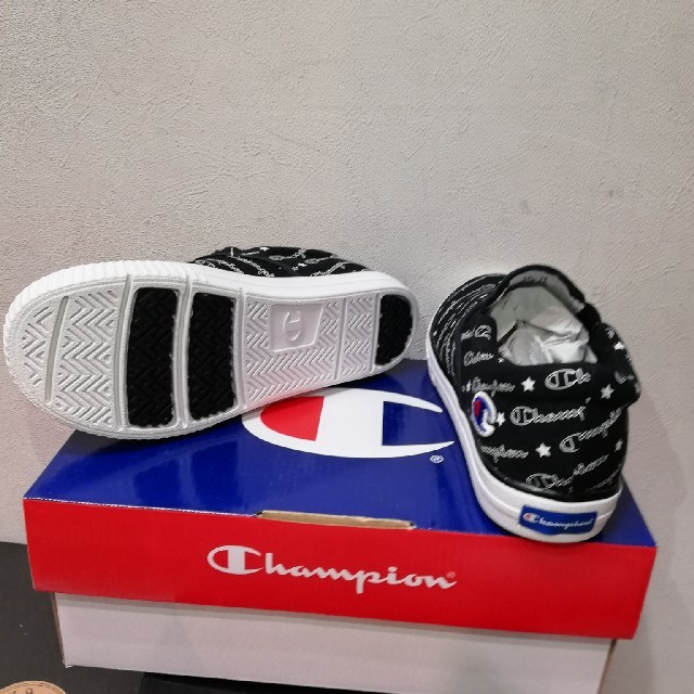 Champion(チャンピオン)の値下げ新品/チャンピオン／キッズジュニア/スリッポン16,0 キッズ/ベビー/マタニティのキッズ靴/シューズ(15cm~)(スリッポン)の商品写真