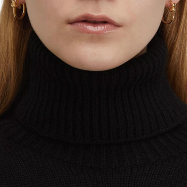 DEUXIEME CLASSE(ドゥーズィエムクラス)のknot small hoop pierce ◯IP Gold Coating レディースのアクセサリー(ピアス)の商品写真