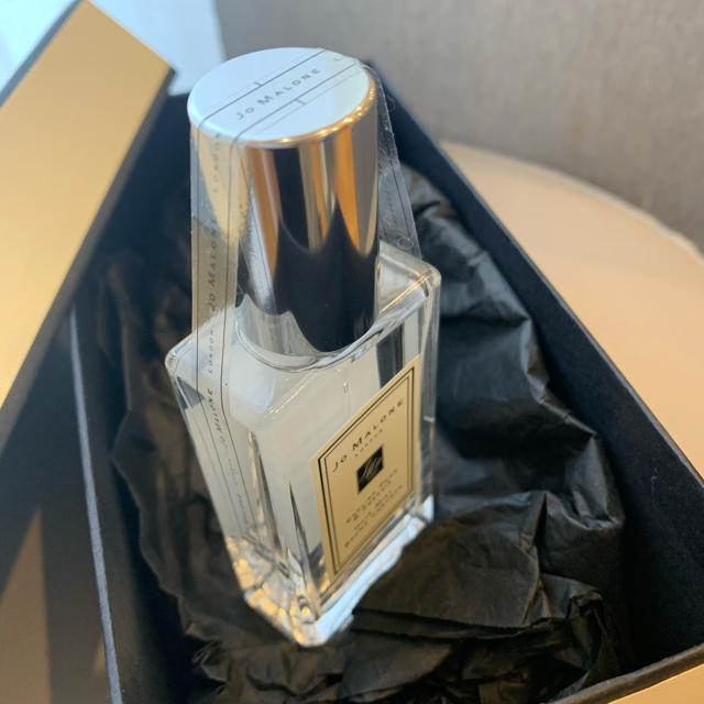 Jo Malone(ジョーマローン)の新品未使用　ジョーマローン  ヘアミスト　イングリッシュペアー&フリージア コスメ/美容のヘアケア/スタイリング(ヘアウォーター/ヘアミスト)の商品写真