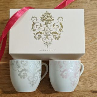 ローラアシュレイ(LAURA ASHLEY)のローラアシュレイ　ペアマグカップ　結婚祝い(グラス/カップ)