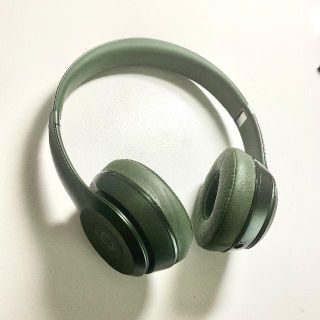 ビーツバイドクタードレ(Beats by Dr Dre)のBeats Solo2有線オンイヤー型ヘッドホン グリーン(ヘッドフォン/イヤフォン)