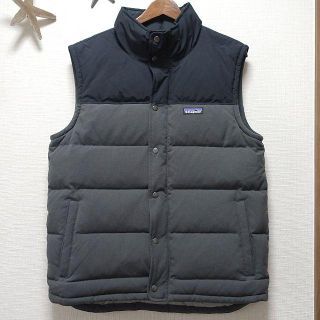 パタゴニア(patagonia)のpatagonia(パタゴニア)ダウンナイロンベスト黒グレーM(ベスト)