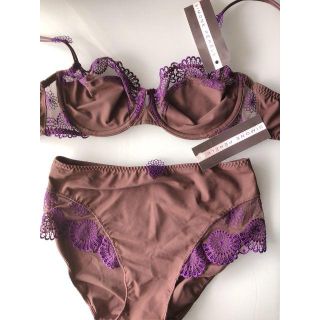 シモーヌペレール(Simone Perele)の70Ｂ+Ｓ☆シモーヌ ペレールSIMONE PERELEロマンス/ノンパテット　(ブラ&ショーツセット)