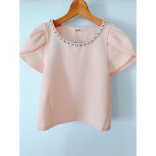 ダズリン(dazzlin)の【美品】dazzlin 襟元パール　ボリューム袖　ワッフル生地トップス　ピンク(シャツ/ブラウス(半袖/袖なし))