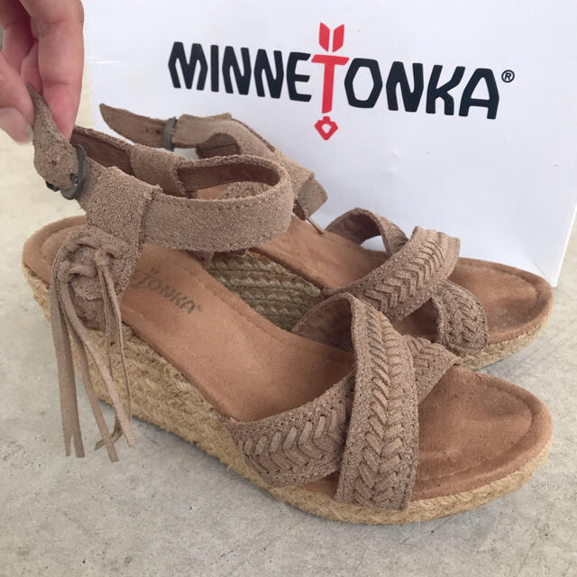 Minnetonka(ミネトンカ)のMINNETONKA サンダル レディースの靴/シューズ(サンダル)の商品写真