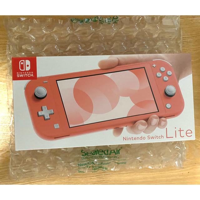 Nintendo Switch Lite コーラル エンタメ/ホビーのゲームソフト/ゲーム機本体(家庭用ゲーム機本体)の商品写真