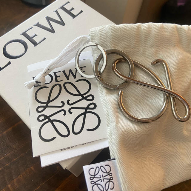 LOEWE(ロエベ)のロエベLOEWE★キーチャーム レディースのアクセサリー(チャーム)の商品写真