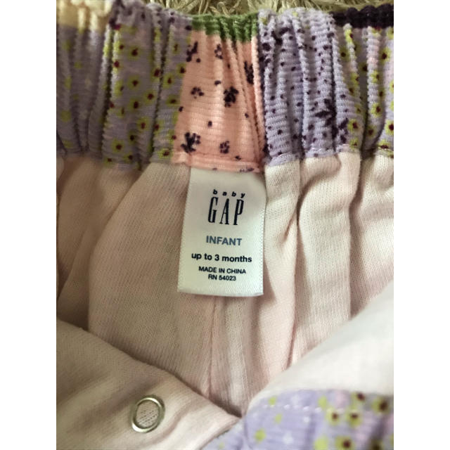 babyGAP(ベビーギャップ)の送料込み☆美品　babyGAP パンツ　3m 60cm コーデュロイズボン キッズ/ベビー/マタニティのベビー服(~85cm)(パンツ)の商品写真