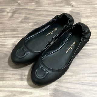 サルヴァトーレフェラガモ(Salvatore Ferragamo)の[ ferragamo ] フラットシューズ　(バレエシューズ)