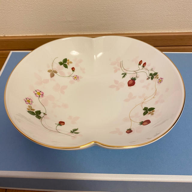 WEDGWOOD(ウェッジウッド)のWEDGWOOD お皿&ペアグラス インテリア/住まい/日用品のキッチン/食器(グラス/カップ)の商品写真