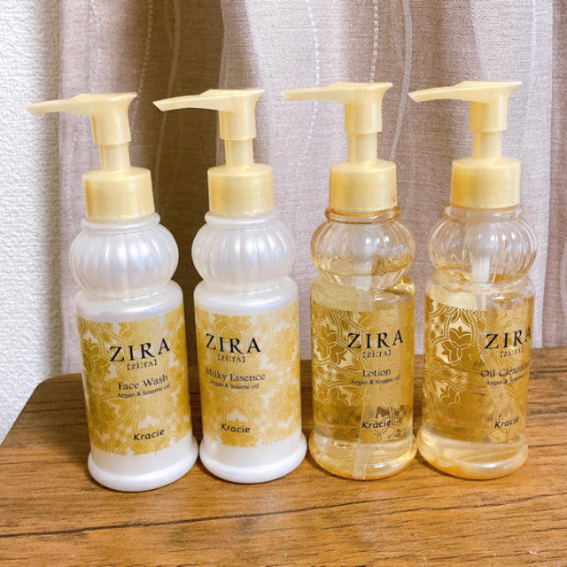 Kracie(クラシエ)のZIRA 4本セット コスメ/美容のスキンケア/基礎化粧品(化粧水/ローション)の商品写真