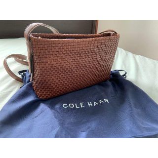 コールハーン(Cole Haan)のCOLE HAAN　ショルダーバッグ　ブラウン(ショルダーバッグ)