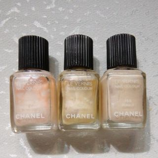 シャネル(CHANEL)のシャネル ヴェルニ　６４　１５５　１０７　ヌードカラー　ベージュ系　３本セット(マニキュア)