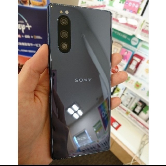 新品 docomo SO-01M 本体 XPERIA5 ブルー